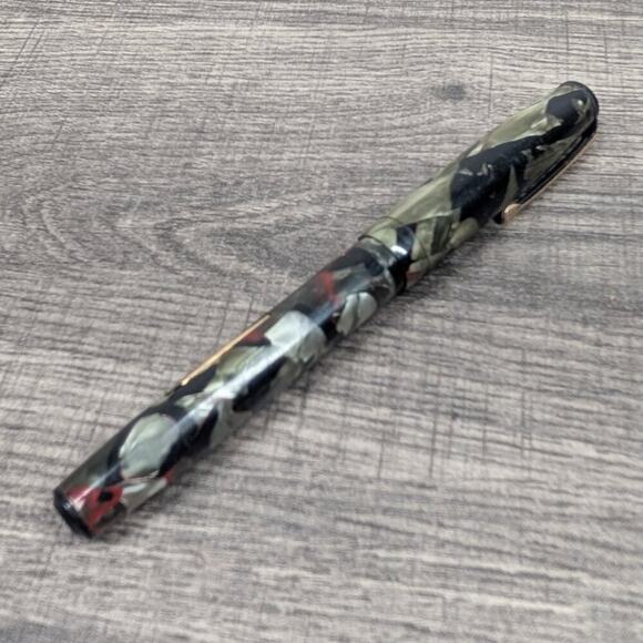Vintage Mid-Century Used Wearever Supreme Fountain Pen with Floral Casing - Picture 1 of 7